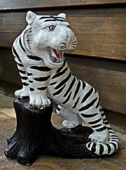 Asienreisender - Tiger Sculpture